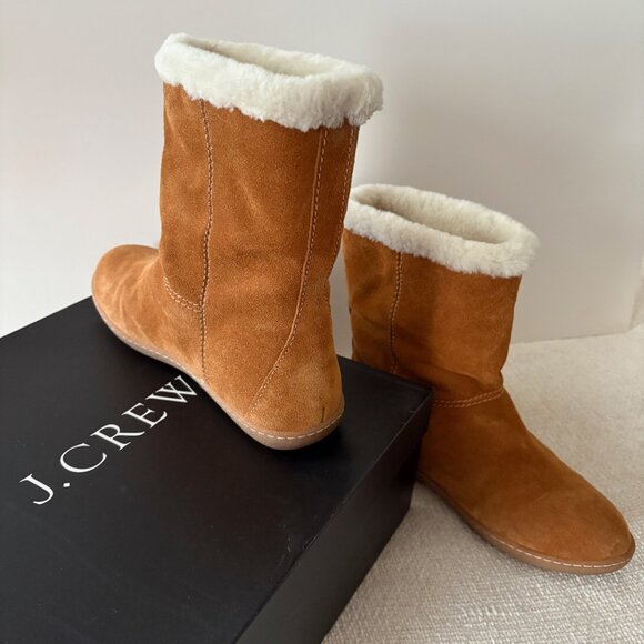 J Crew Short Alpine Boots, Shearling-lined Suede, Sz 8 - Picture 10 of 15